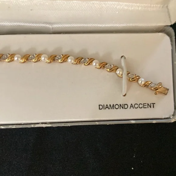 Vintage Gold Bracelet with Diamond Accent - Picture 4 of 7